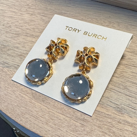 Tory Burch NWOT Gold Logo Drop Dangle Earrings - Picture 3 of 5
